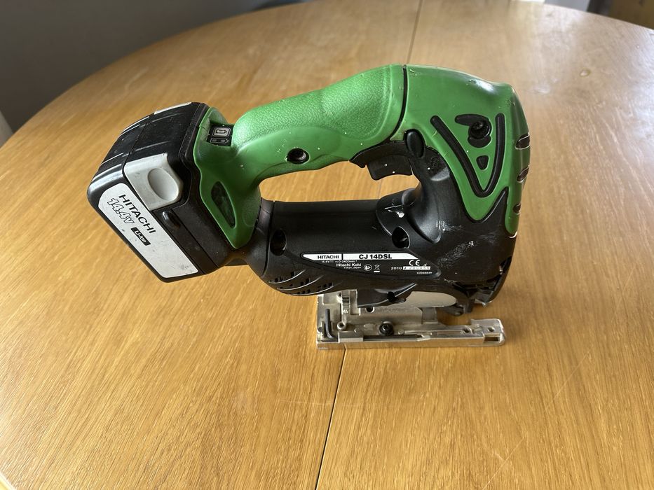 Hitachi cj14dsl прободен трион