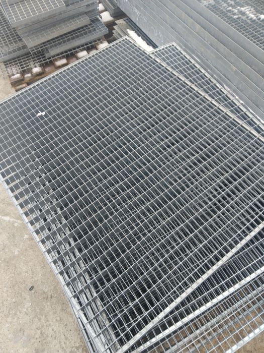 Vând gretare zincate sau trepte zincate  oferim  transport toată țara