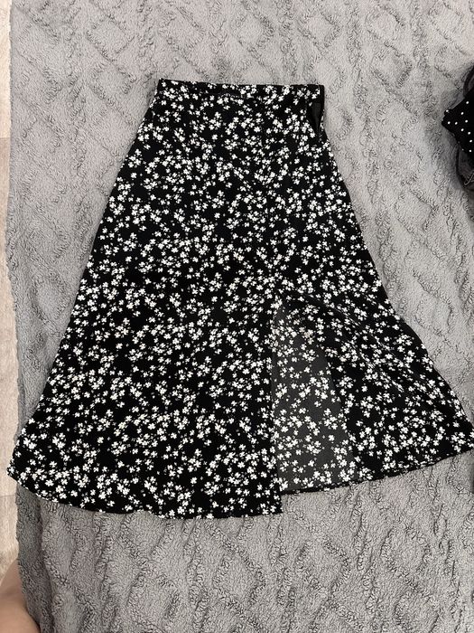 Продаются юбки.