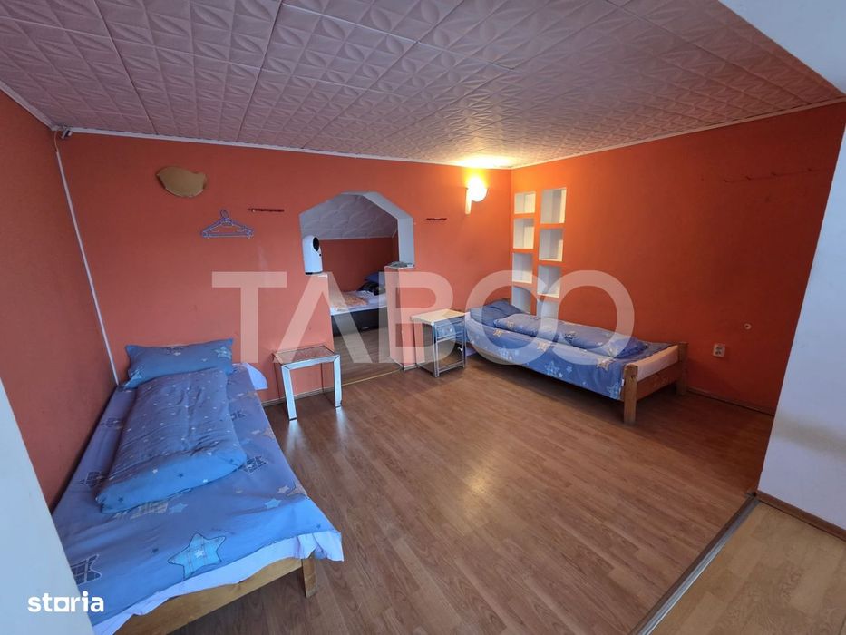 Casa de inchiriat 5 camere pentru 10 persoane zona Centrala