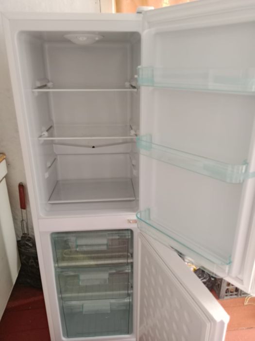 продам холодильник