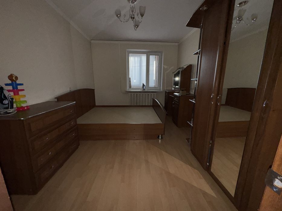 Продам спальный гарнитур