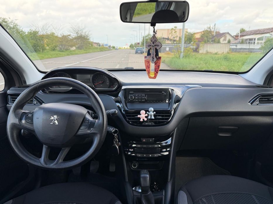 Autoturism Peugeot 208 in stare foarte buna