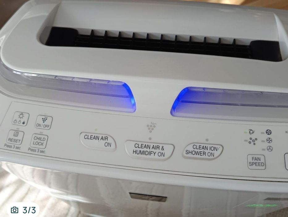 Purificator si umidificator aer Sharp model KC-A40 plasmacluster, stare foarte bună de funcționare.
Modelul Sharp KC-A40EU