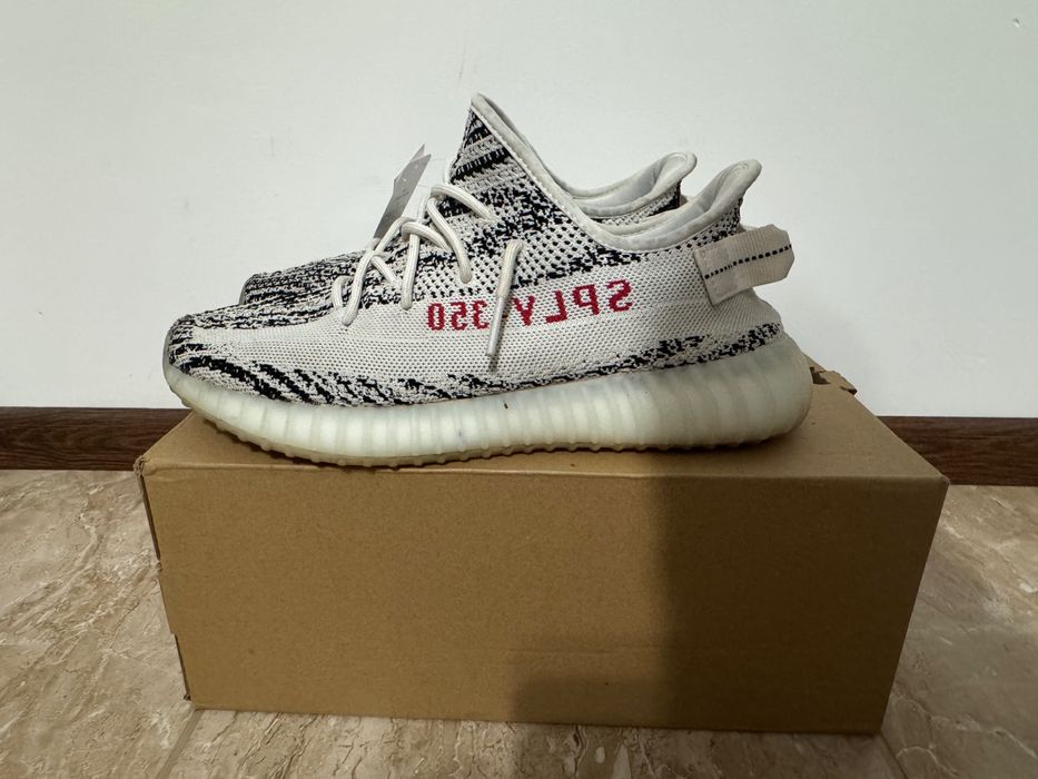 Обувки Yeezy 350 v2 zebra