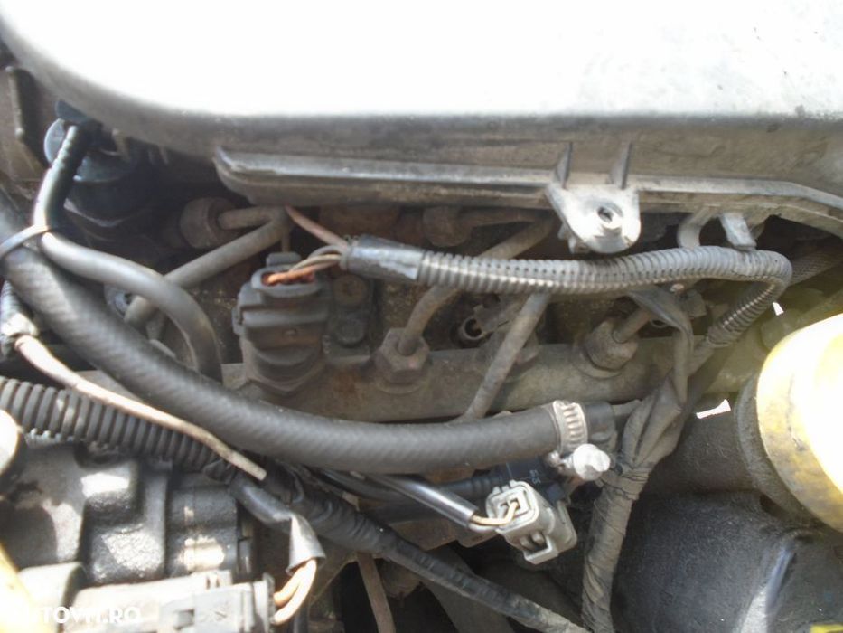 Rampa injectoare Renault Trafic 1.9 DCI din 2002