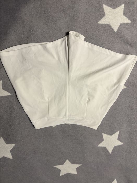 Бели къси панталони