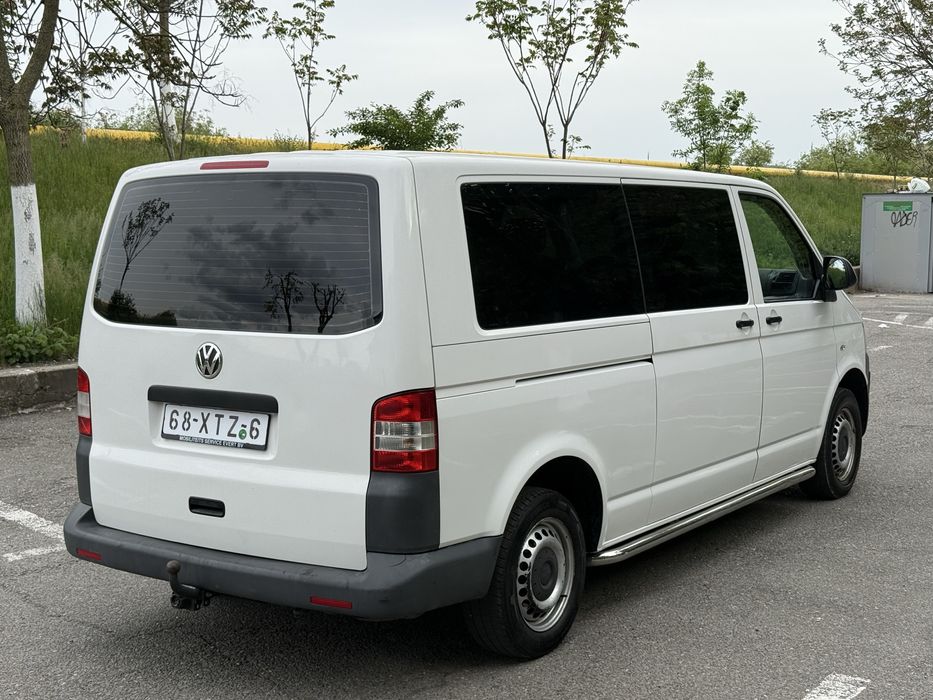 VW Transporter T5 Modelul Lung 2.0 Tdi Euro 5 cu 8+1 Locuri