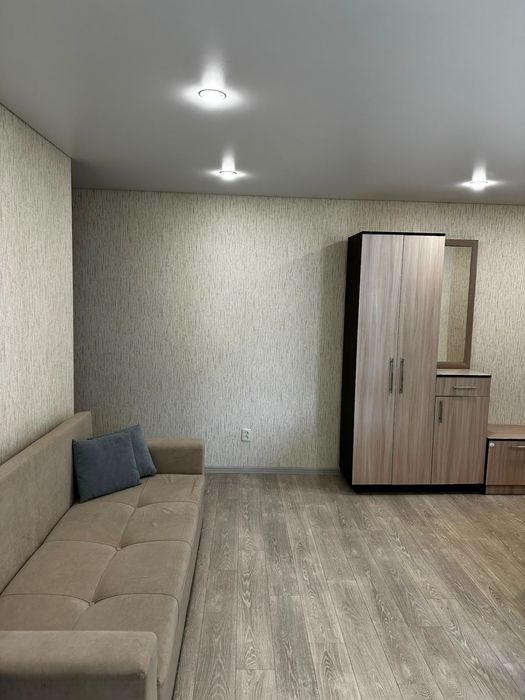 Продам 3 ком квартиру 2/5 в р-оне Бэста