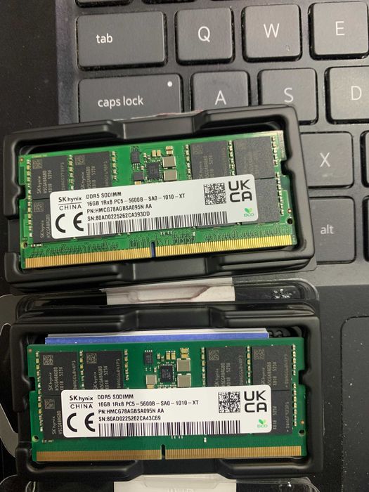 Мобилна памет SK Hynix 16GB DDR5 5600MHz HMCG78AGBSA095N 262p