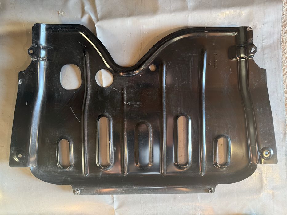 Scut motor metalic Dacia Logan / Sandero generatia 1