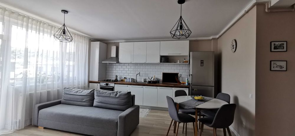 Apartament 3 camere Floresti, Terra