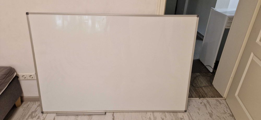 Tablă albă (whiteboard) cu ramă de aluminiu 150x100