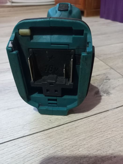 Makita Ъглошлайф DGA 452