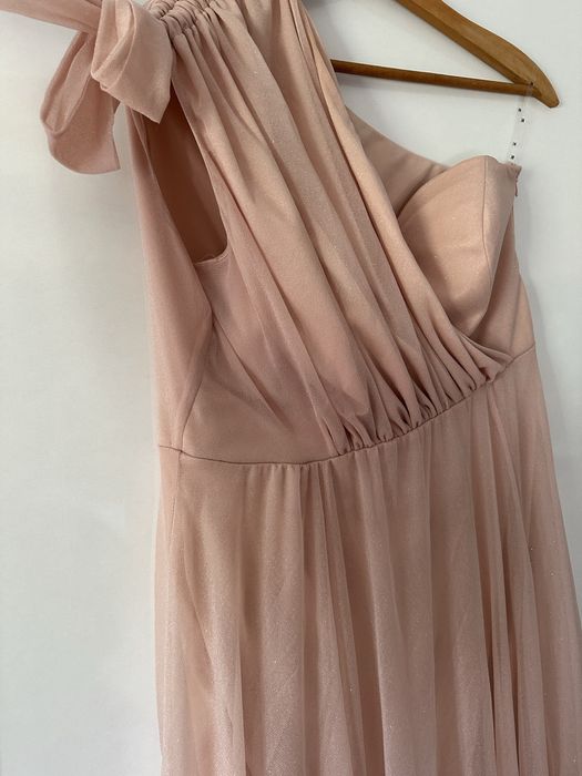 Рокля с едно рамо