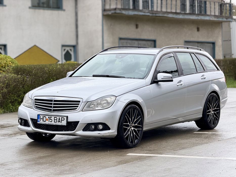 Mercedes Benz C220 Avangarde 2.2CDI 6+1 Manual