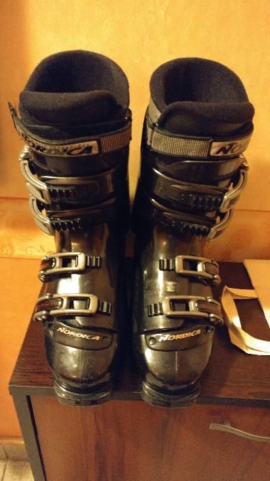 Ски обувки Нордика