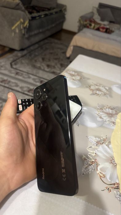 Телефон Redmi 12 продам