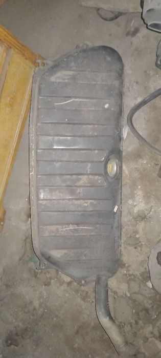 Бензобак на мерседес