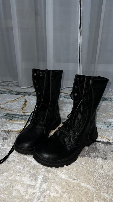 Осенние берцы 42 размера по 5000