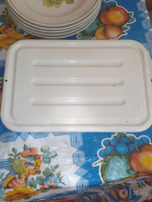 Лоток металлический, эмалированный с крышкой
