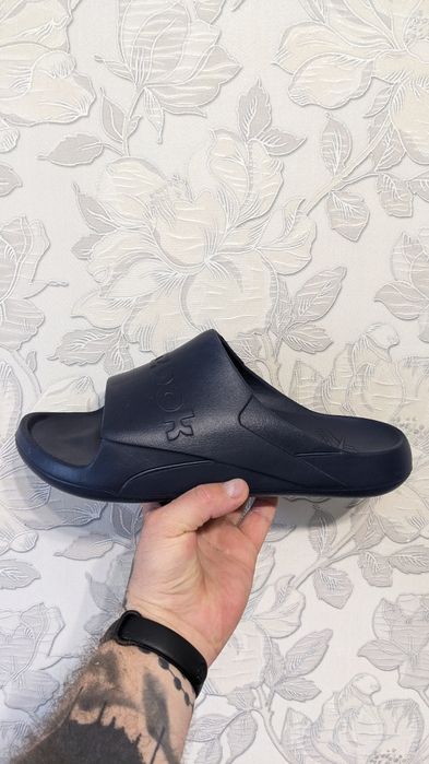 Продам тапочки сланцы фирмы Reebok оригинал