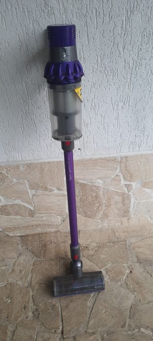 Aspirator Dyson v10