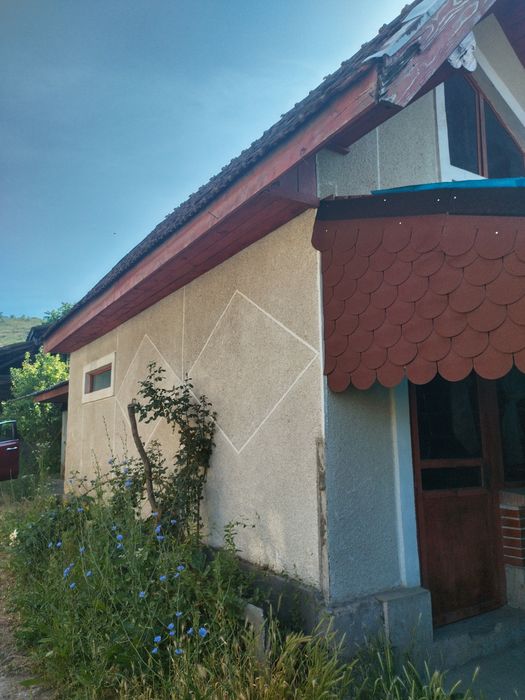 Vand sau schimb casa cu apartament în Hunedoara sau Deva