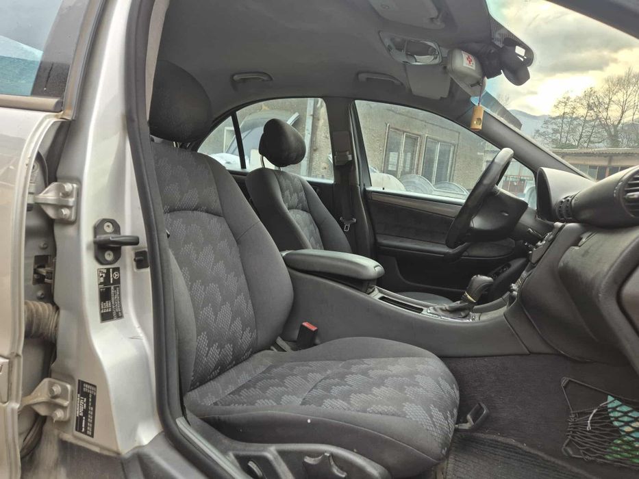 Mercedes W203 C220CDI 143кс 611 седан автоматик ЧАСТИ!