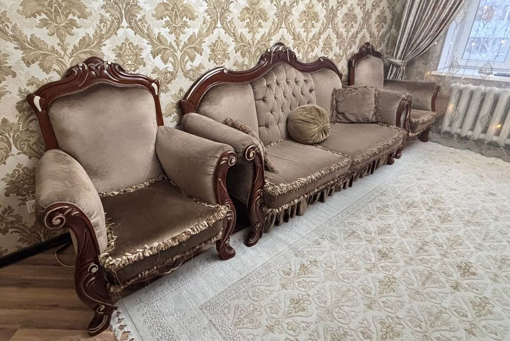 Диван с креслами