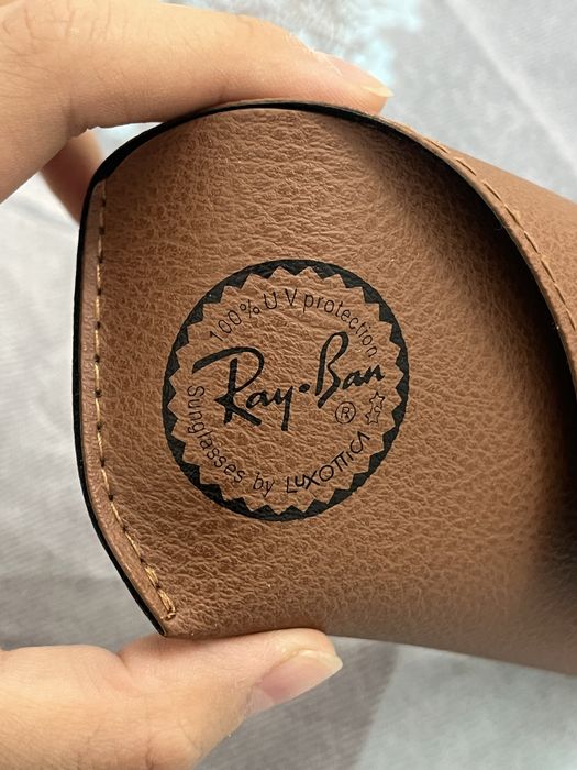Солнцезащитные очки RAYBAN