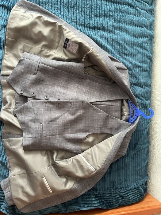 Костюм тройка