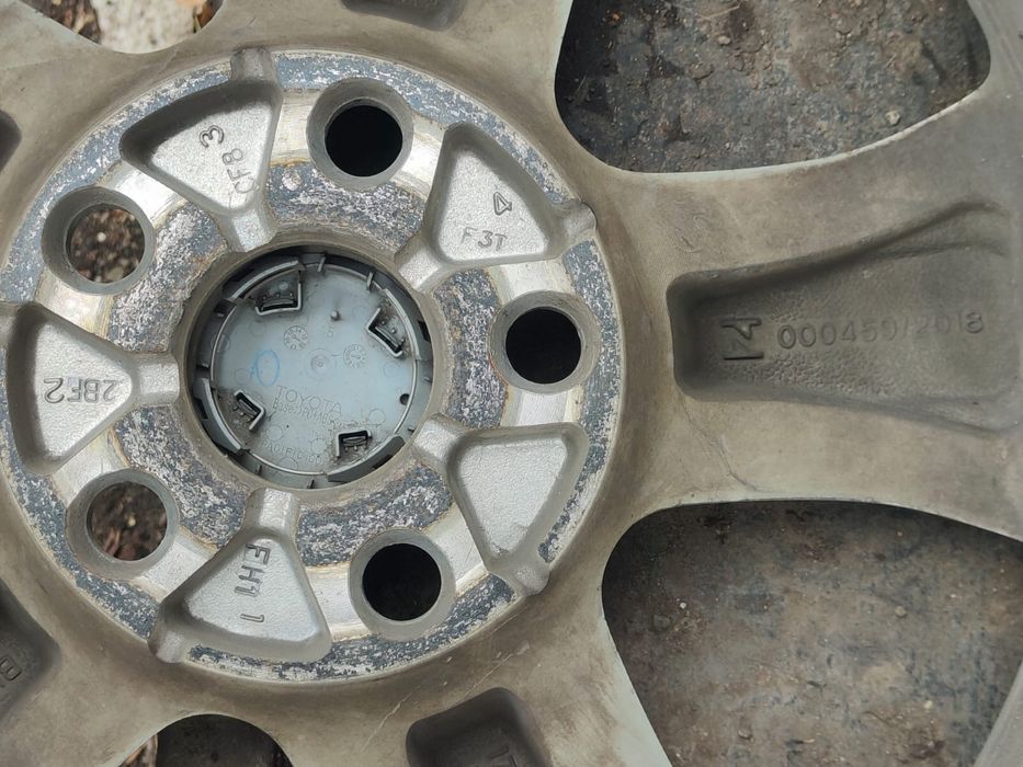 Продам диски оригинал TOYOTA R17