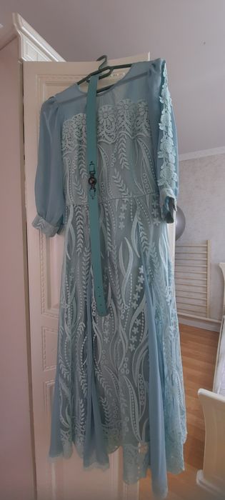 Продам платья, плащь