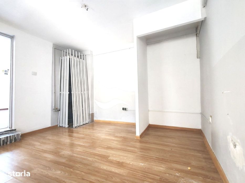 Spatiu comercial, Central-Pitesti, 50 mp