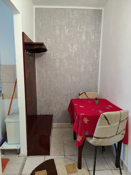 Închiriez garsonieră tip D Velența