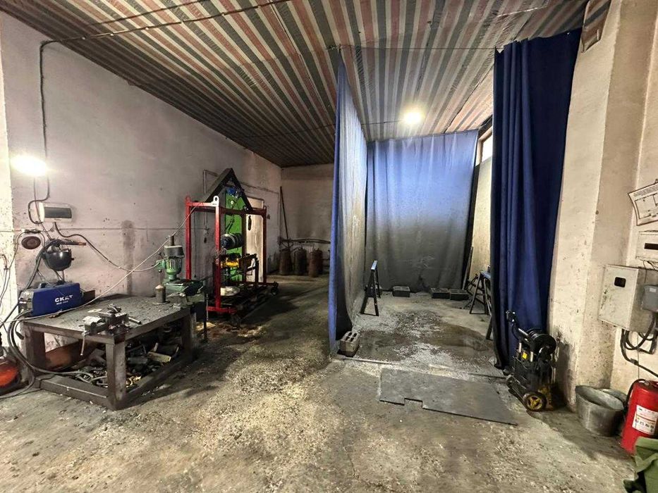 В продаже промбаза  Абая 203/1