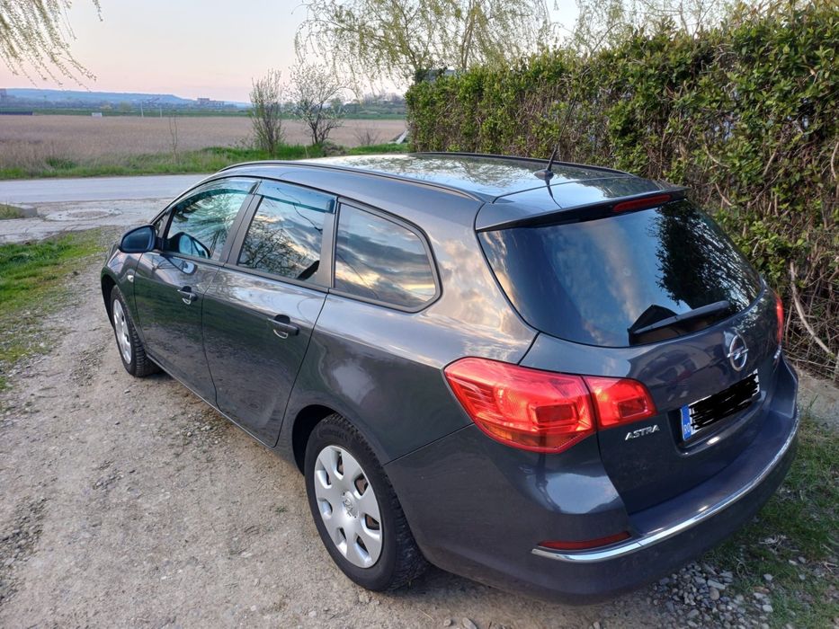 Opel Astra J Sport Tourer
