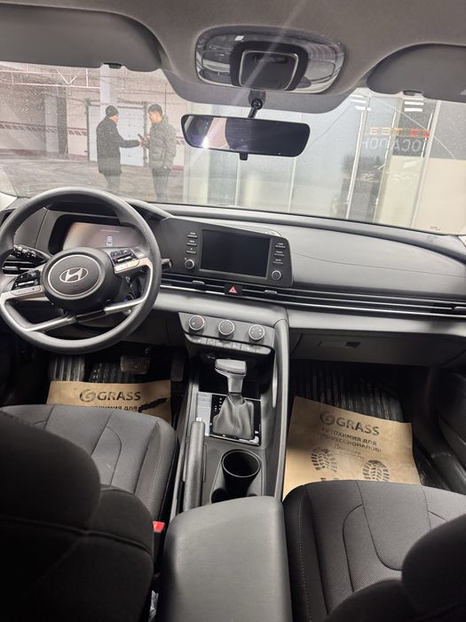 Hyundai elantra 2025