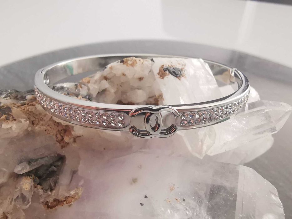 Красиви гривни от медицинска стомана