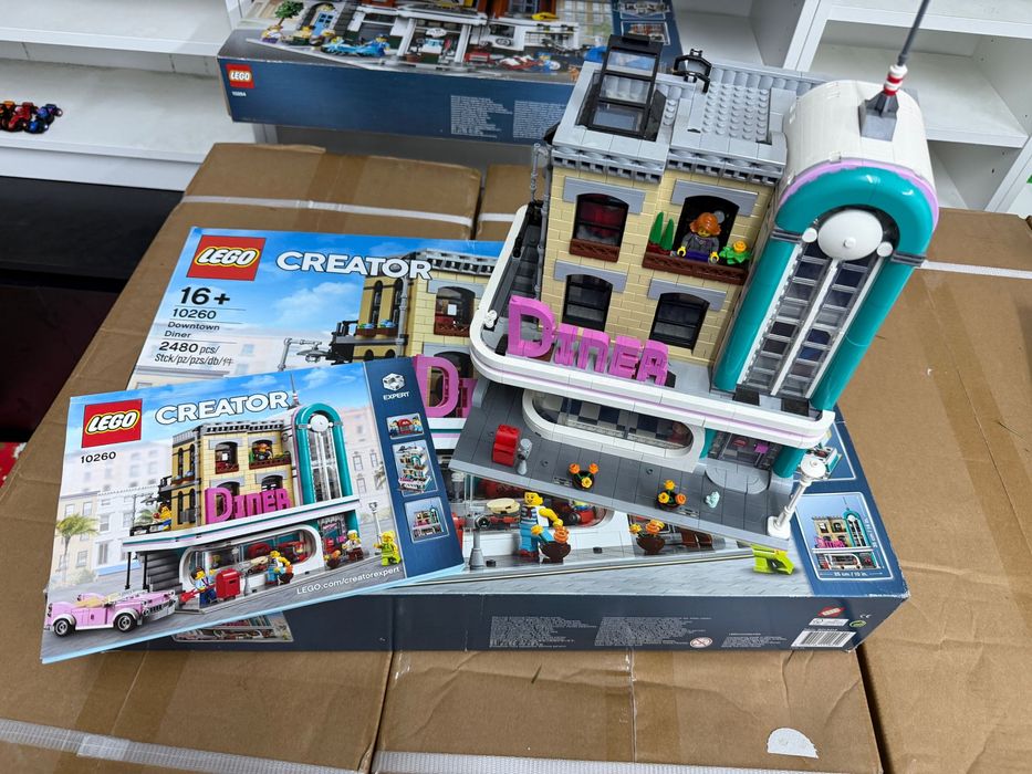 Lego brick bank, cladiri modulare