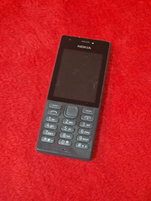 Telefon Nokia cu incarcator