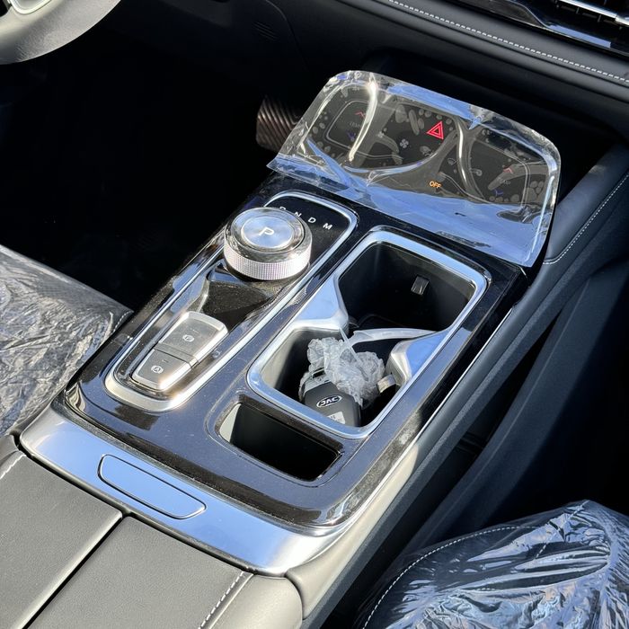 Jac js6 Tracker narxida