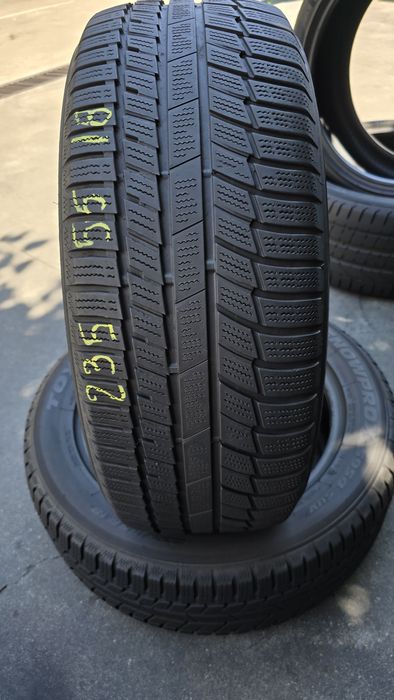 4 anvelope iarnă Toyo 235/55/18 dot 2023