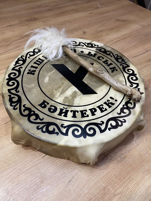 Бубны шаманские и Родовые.