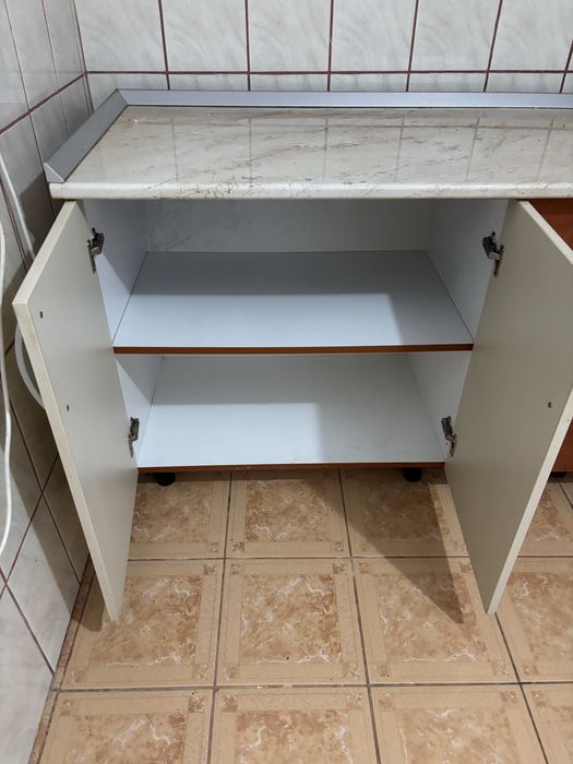 Bucatarie modulara in stare buna + hota noua