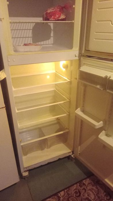 Продам  холодильник в рабочем состояний