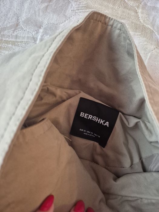 Къс тренчкот Bershka