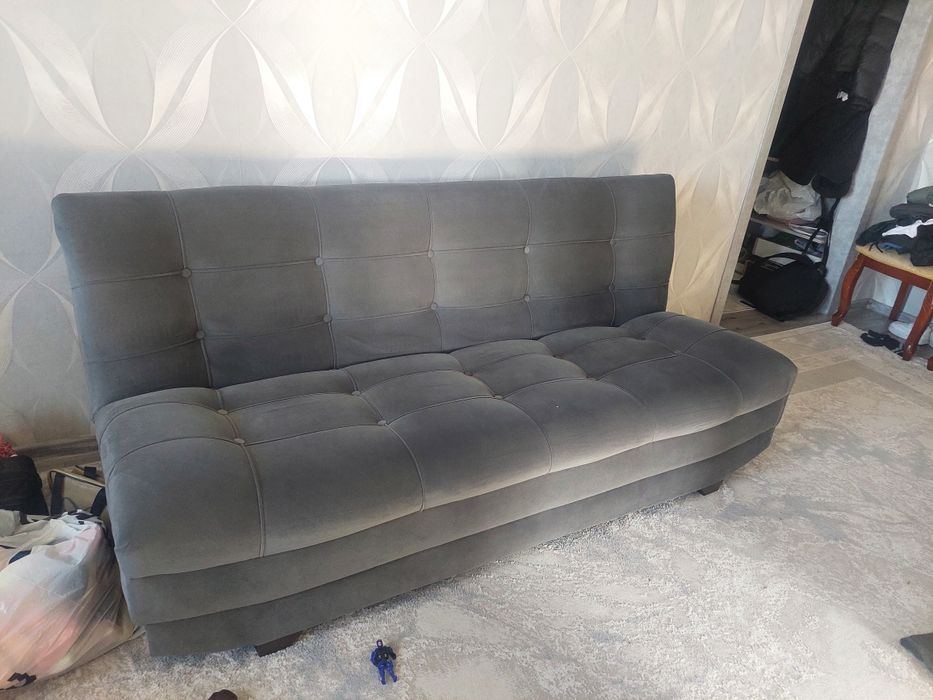 Срочно продам диван