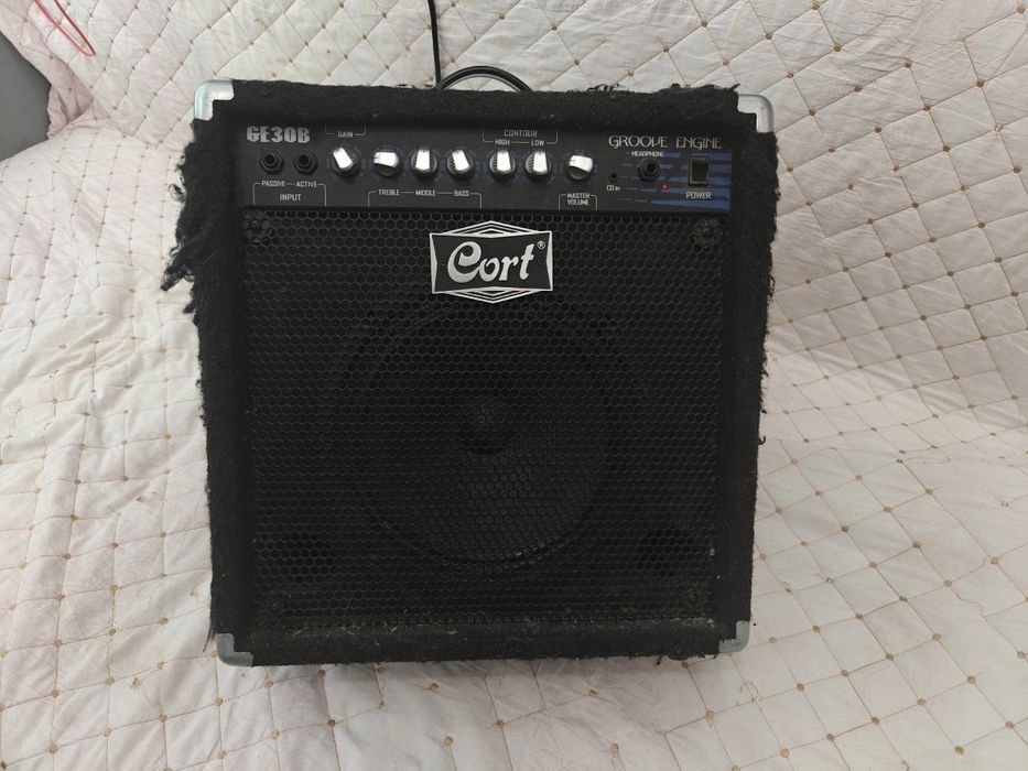Басовый комбик cort ge30b